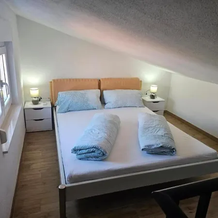Apartment Spacious With Outdoor Swimming Pool In - Three Bedroom *
