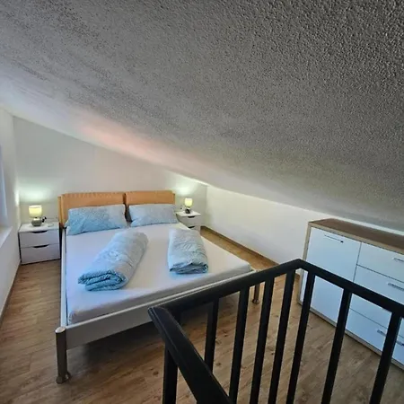 Spacious With Outdoor Swimming Pool In - Three Bedroom Apartment